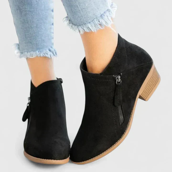 Black / 10