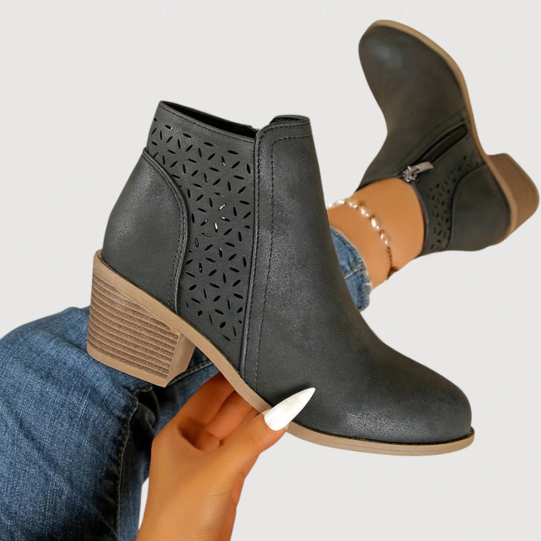 Black / 9